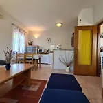 Apartment House 333 Pavicini