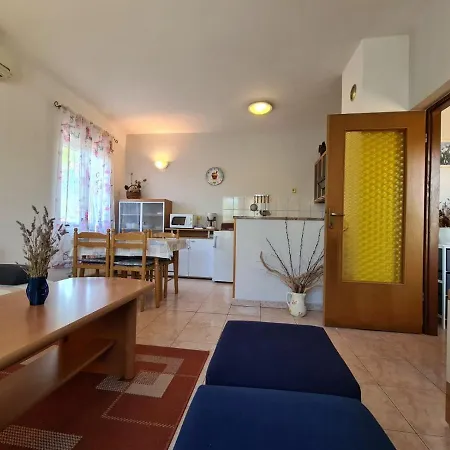 Apartment House 333 Pavicini