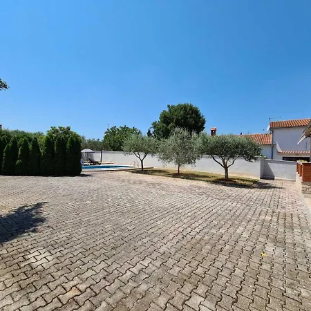 House 333 Apartament Pavicini