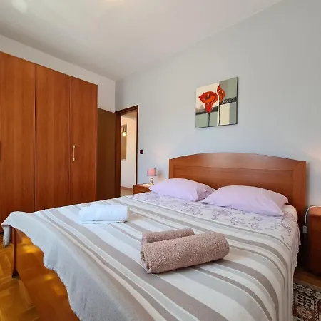 Apartment House 333 *