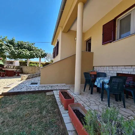 House 333 Apartament *