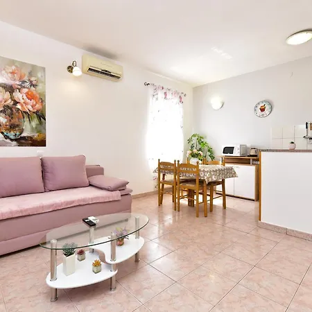 Apartment House 333 *