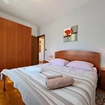 아파트 House 333 *