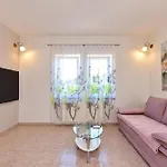 House 333 Διαμέρισμα *